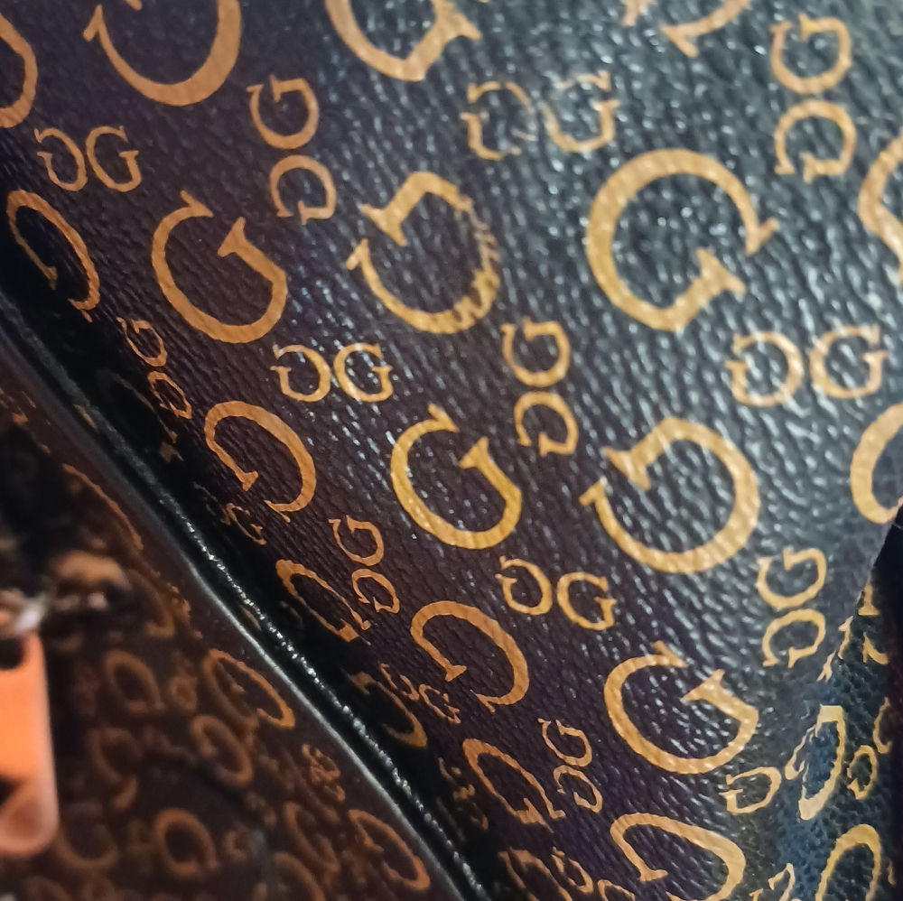 Guess Bag - Picture 13 of 13